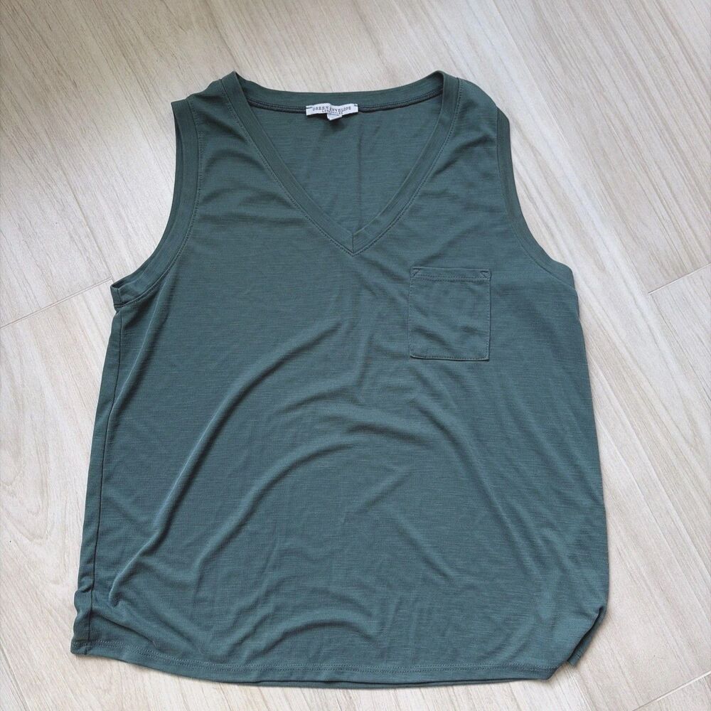 Green Envelope Los Angeles Women's Safe Green V-Neck Sleeveless Knit Tank Top L